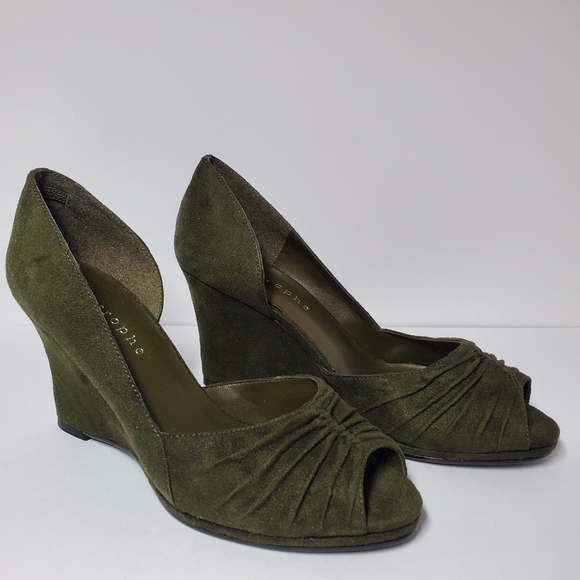 Apostrophe Green Suede 3.5" Wedges - Picture 2 of 6